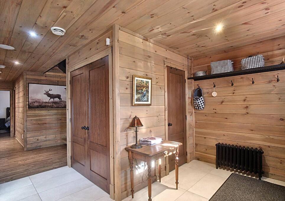 Chalet Formidable Waterfront - Formidable Sur Bord De L'eau Saint Come