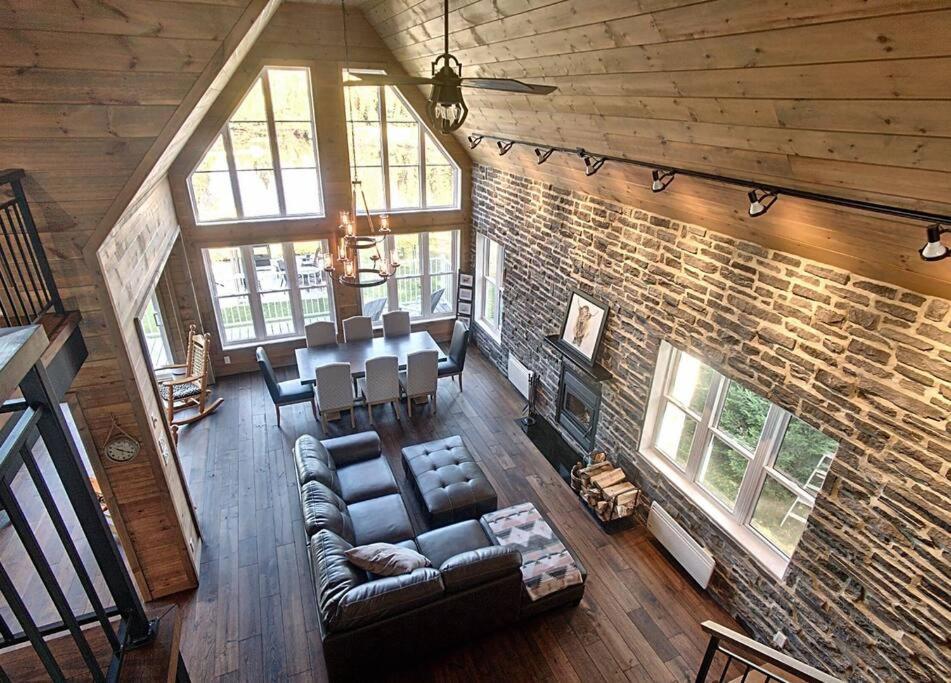 Formidable Waterfront - Formidable Sur Bord De L'eau Chalet