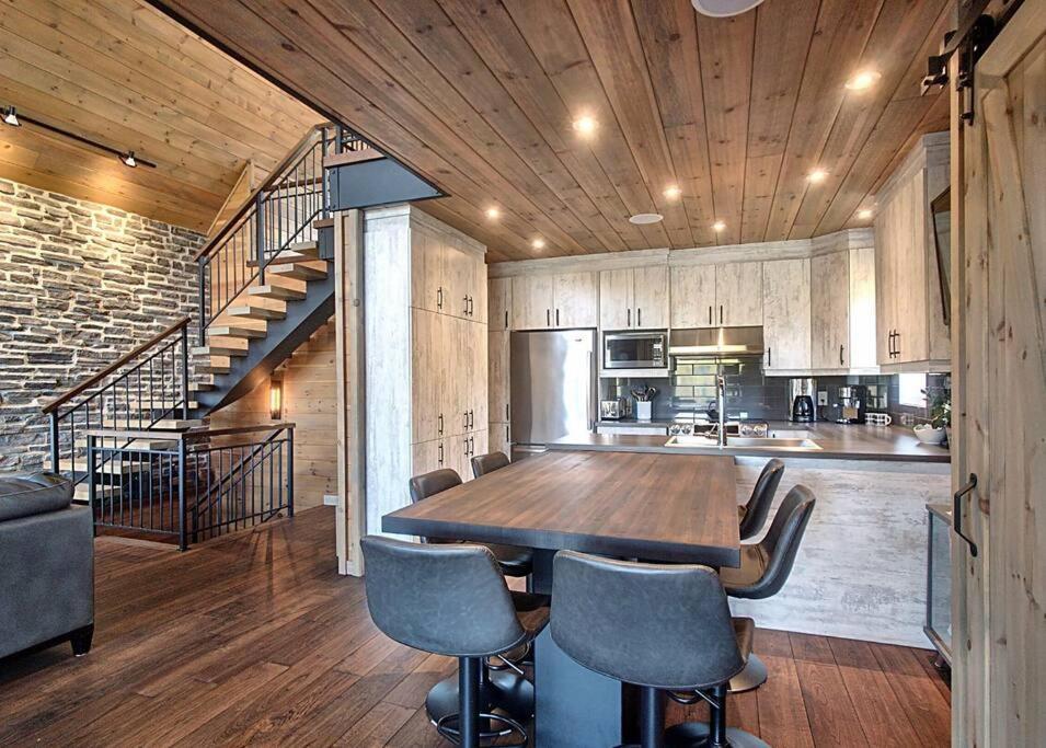 Formidable Waterfront - Formidable Sur Bord De L'eau Chalet Saint Come